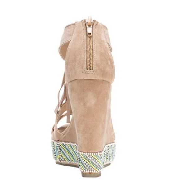 MUK LUKS
Women's Ciara Beaded Wedge Sandal NWT - Picture 4 of 8
